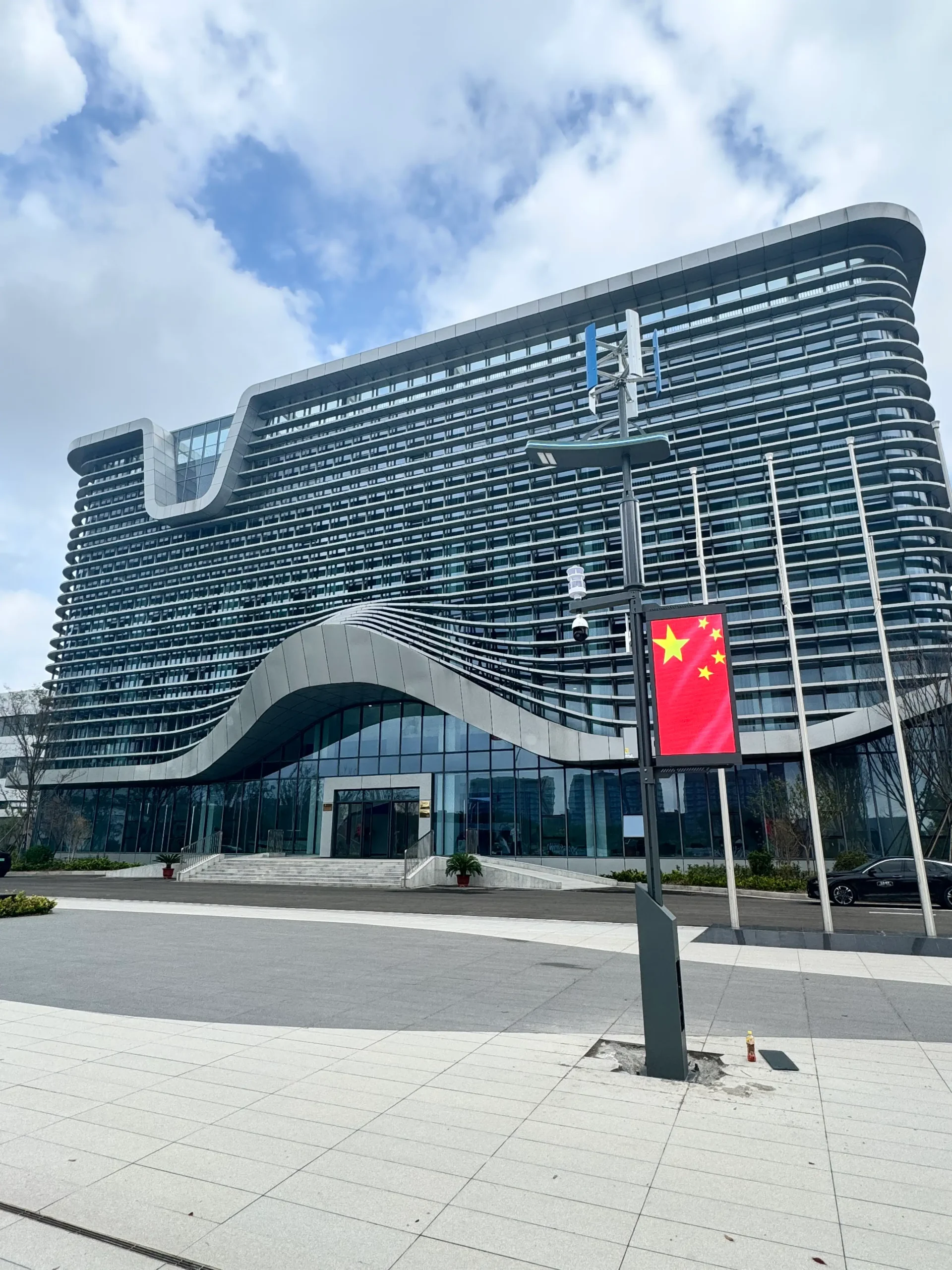 Wind-solar complementary smart street light case 1